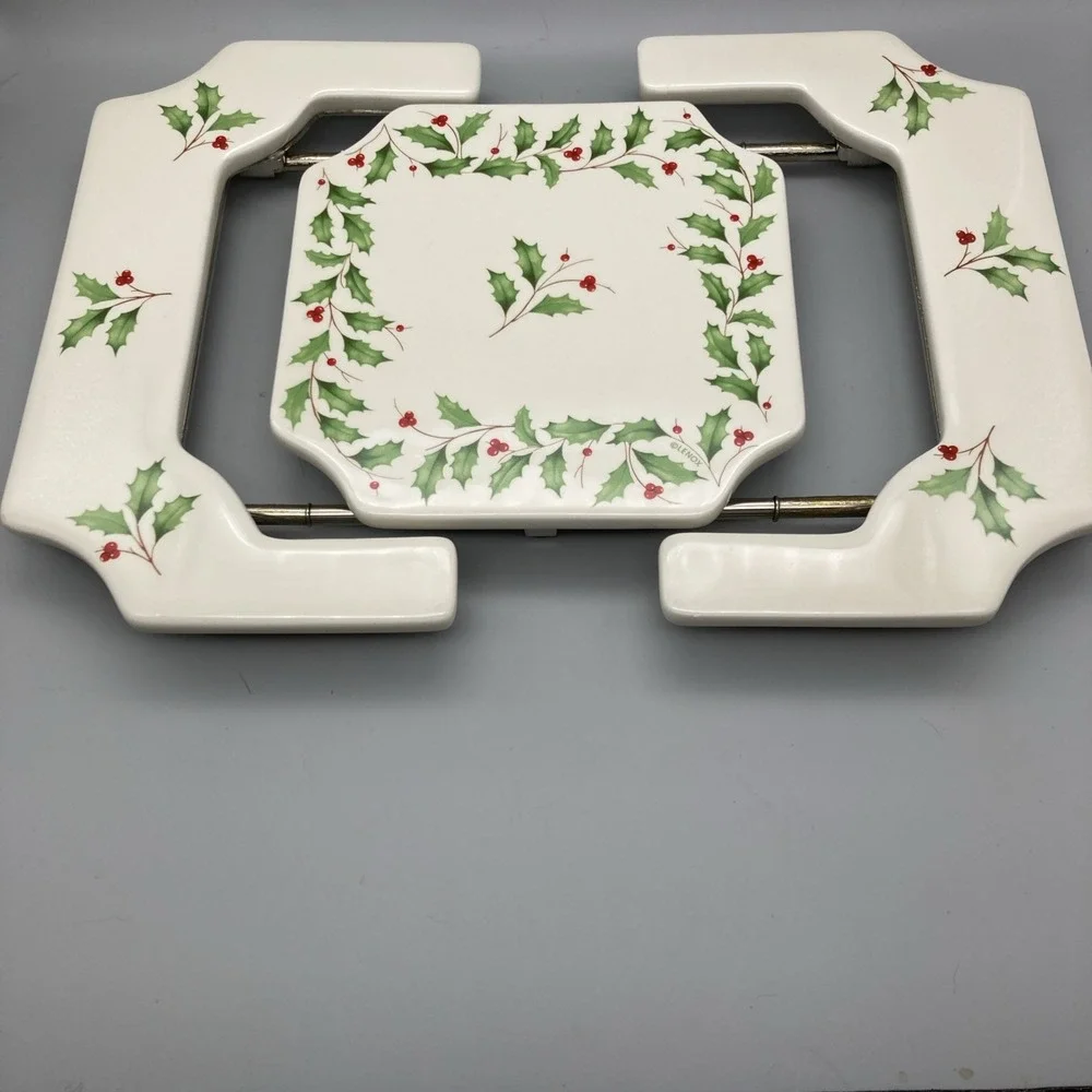 Lenox Holiday Holly Leaves Porcelain Christmas Holly Berry Expandable Trivet